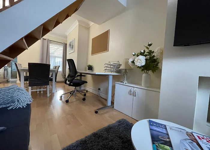 Excellency Stays , Gravesend Comfort Home , Free Parking , Contractors , Families