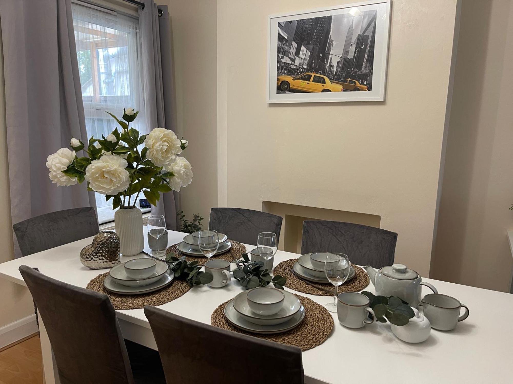 Excellency , Comfort , Free Parking , Contractors , Families Holiday home *